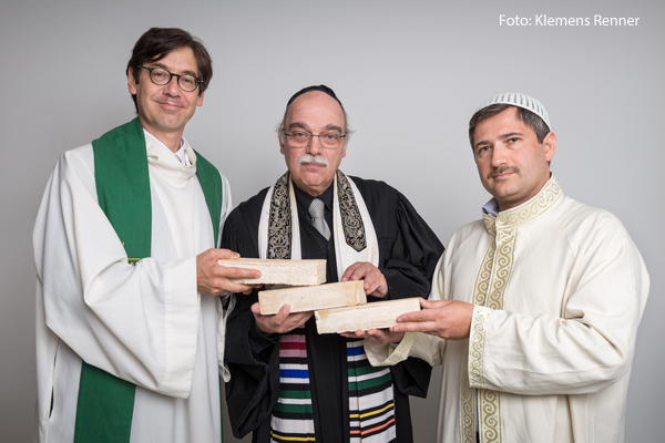 Wollen ein Gebetshaus für alle Religionen:Pfarrer Gregor Hohberg, der Rabbiner Andreas Nachama und Imam Kadir Sanci