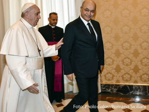 	Papst Franziskus (l.) und Barham Salih, Präsident des Irak, am 25. Januar 2020 im Vatikan.