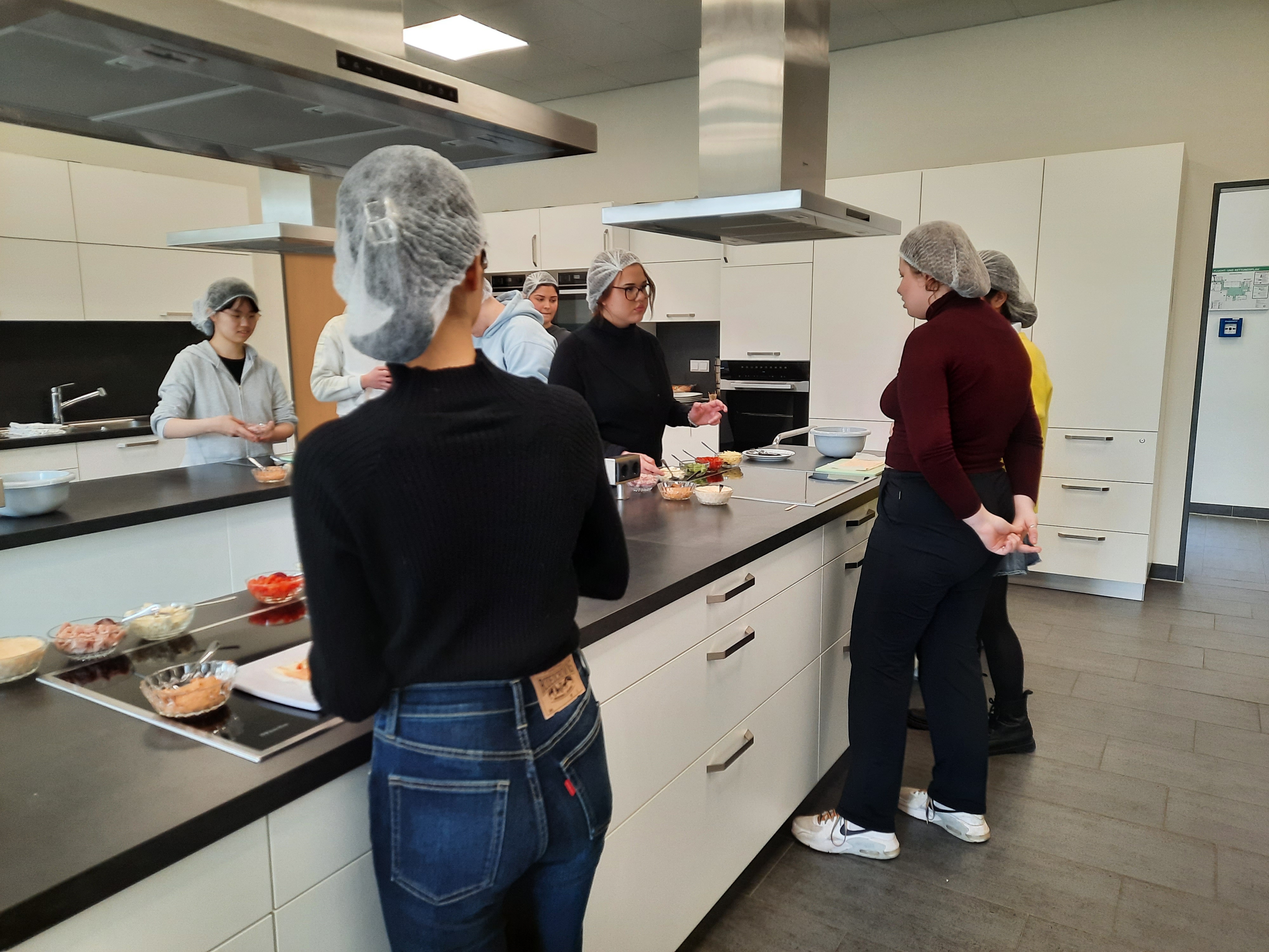 Eine Gruppe in der Küche