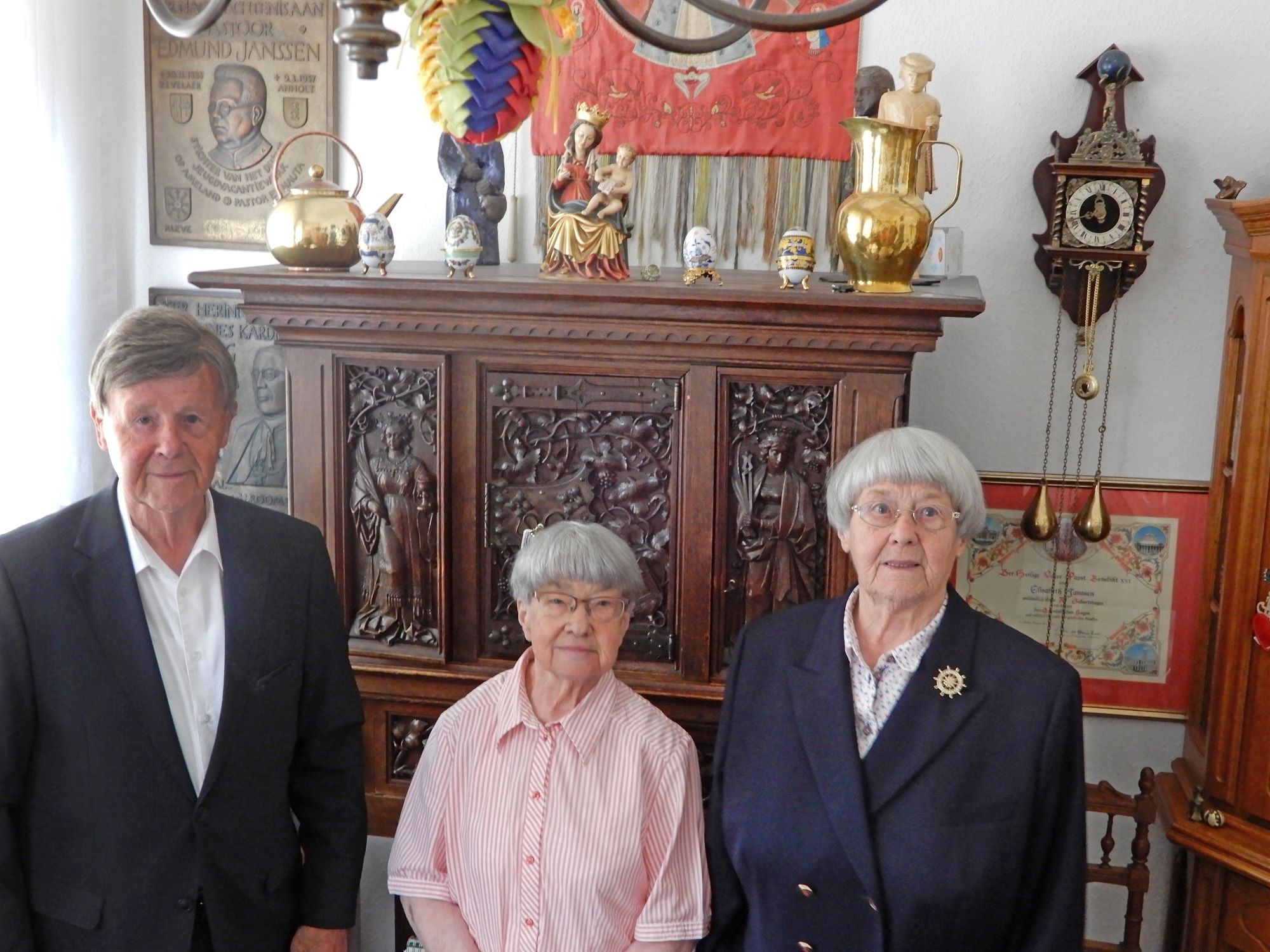 Hubert Janssen mit seinen Schwestern