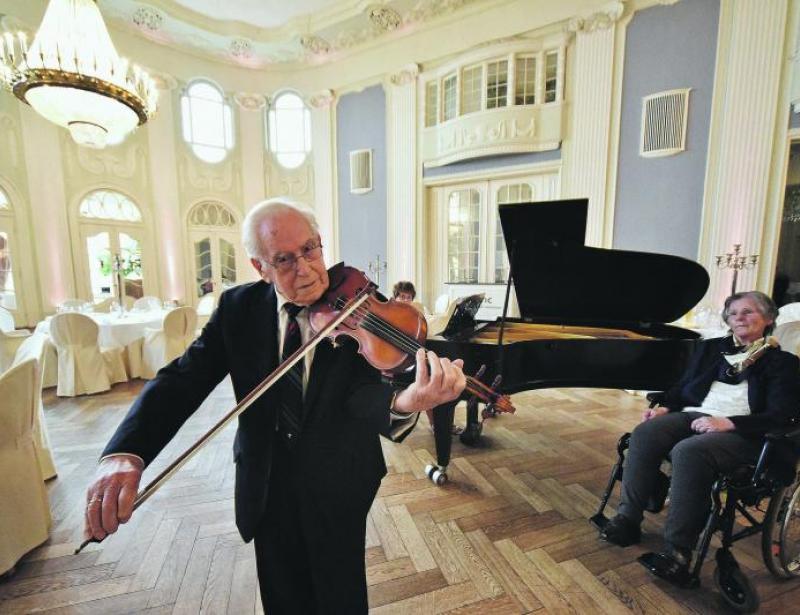 Ein Salut d’Amour mit 104