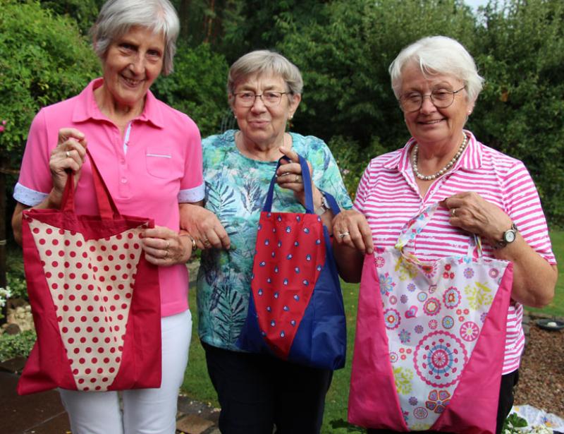 Ein Schirm - zwei Taschen