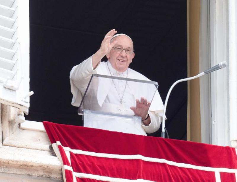Papst nach Darm-OP wohlauf