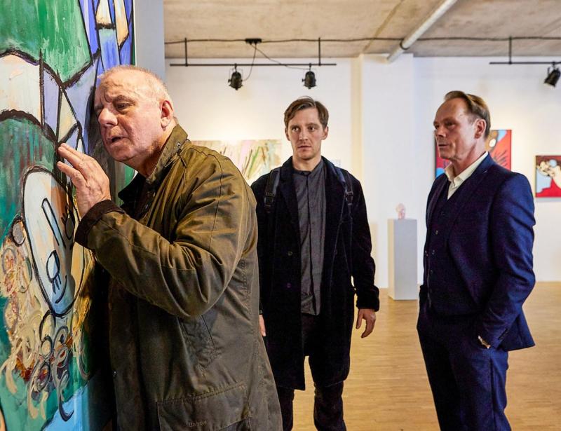 Tödliche Verkehrsunfälle und die Folgen: Die Frau in Blau