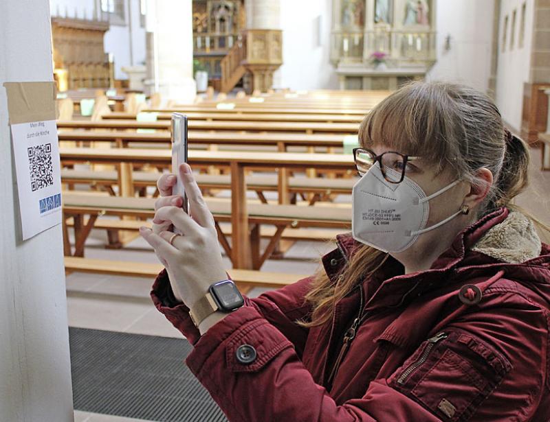 Mit dem Handy durch die Kirche