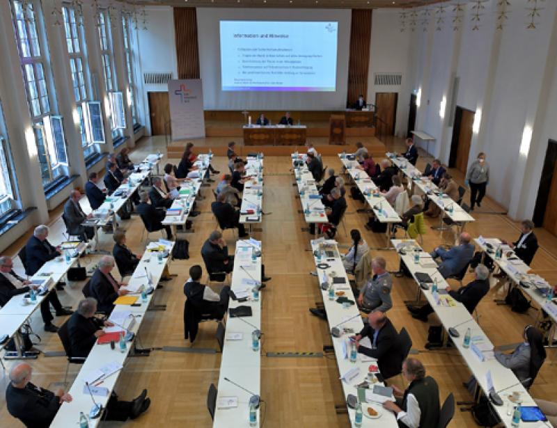 Zum Sex in Demut schweigen