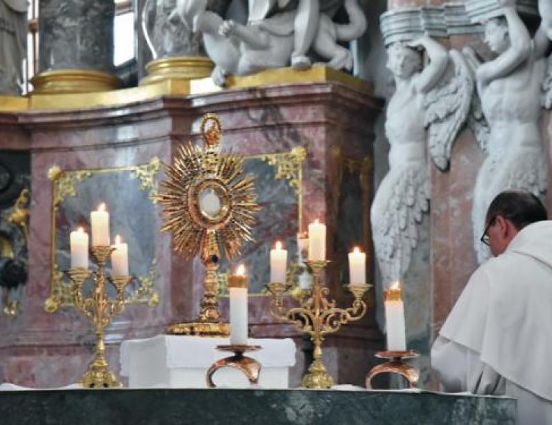 Zeit vor dem Allerheiligsten 