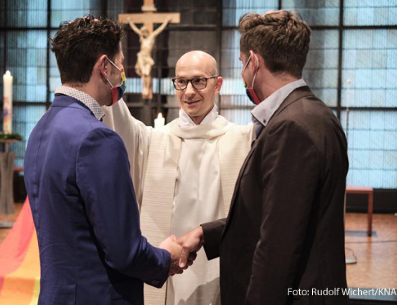 Debatte um Segnungsfeiern hält an 