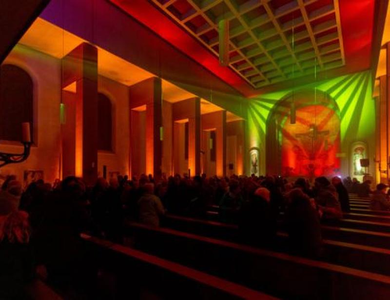 Ganz in Licht und Klang