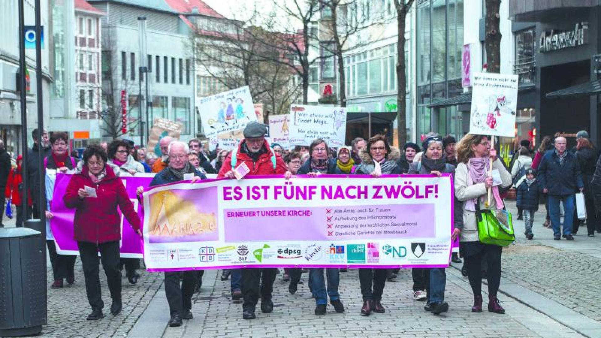 11.1_Demo%20Hoher%20Weg.jpg