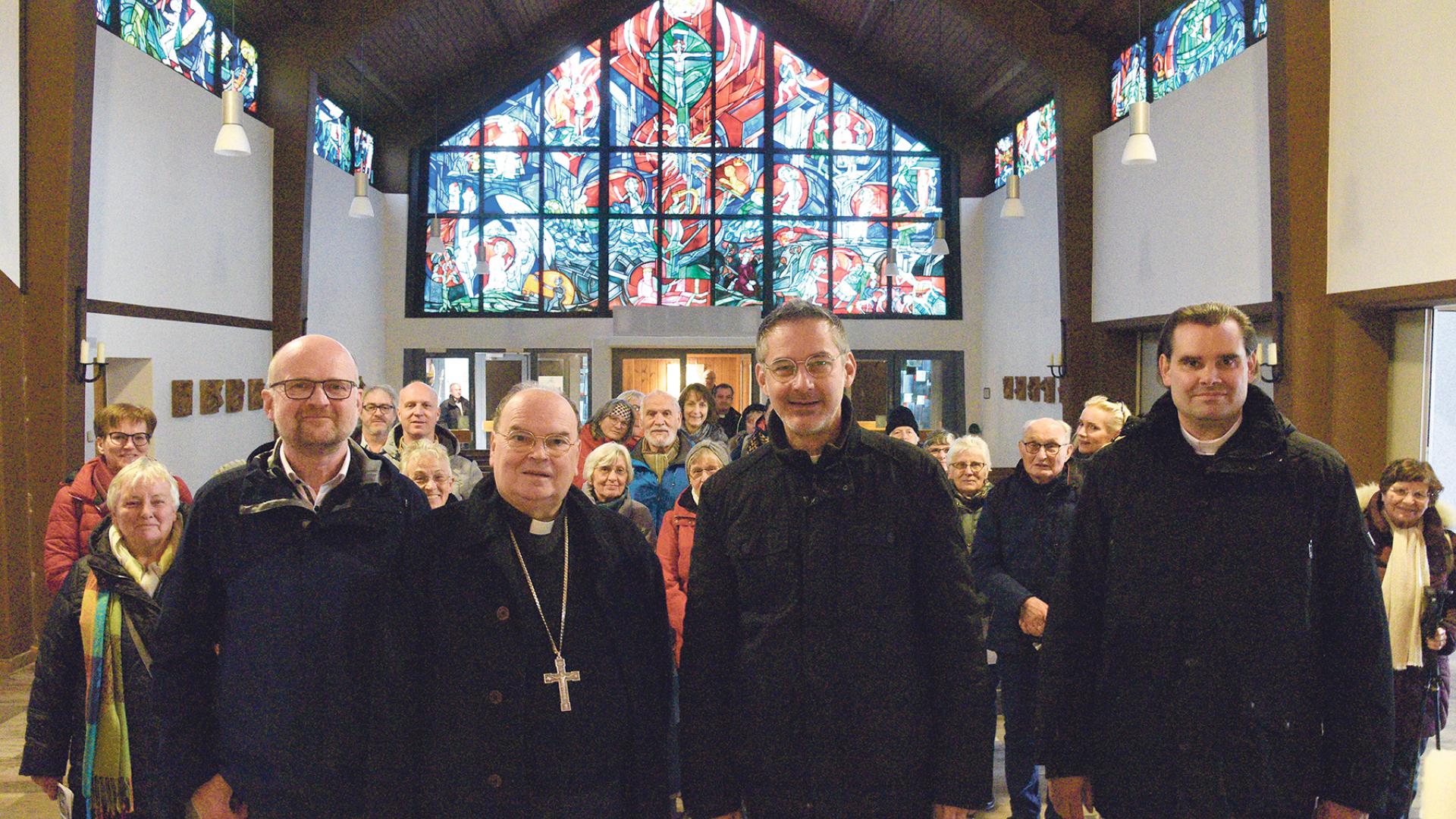 Reisegruppe in der Kirche