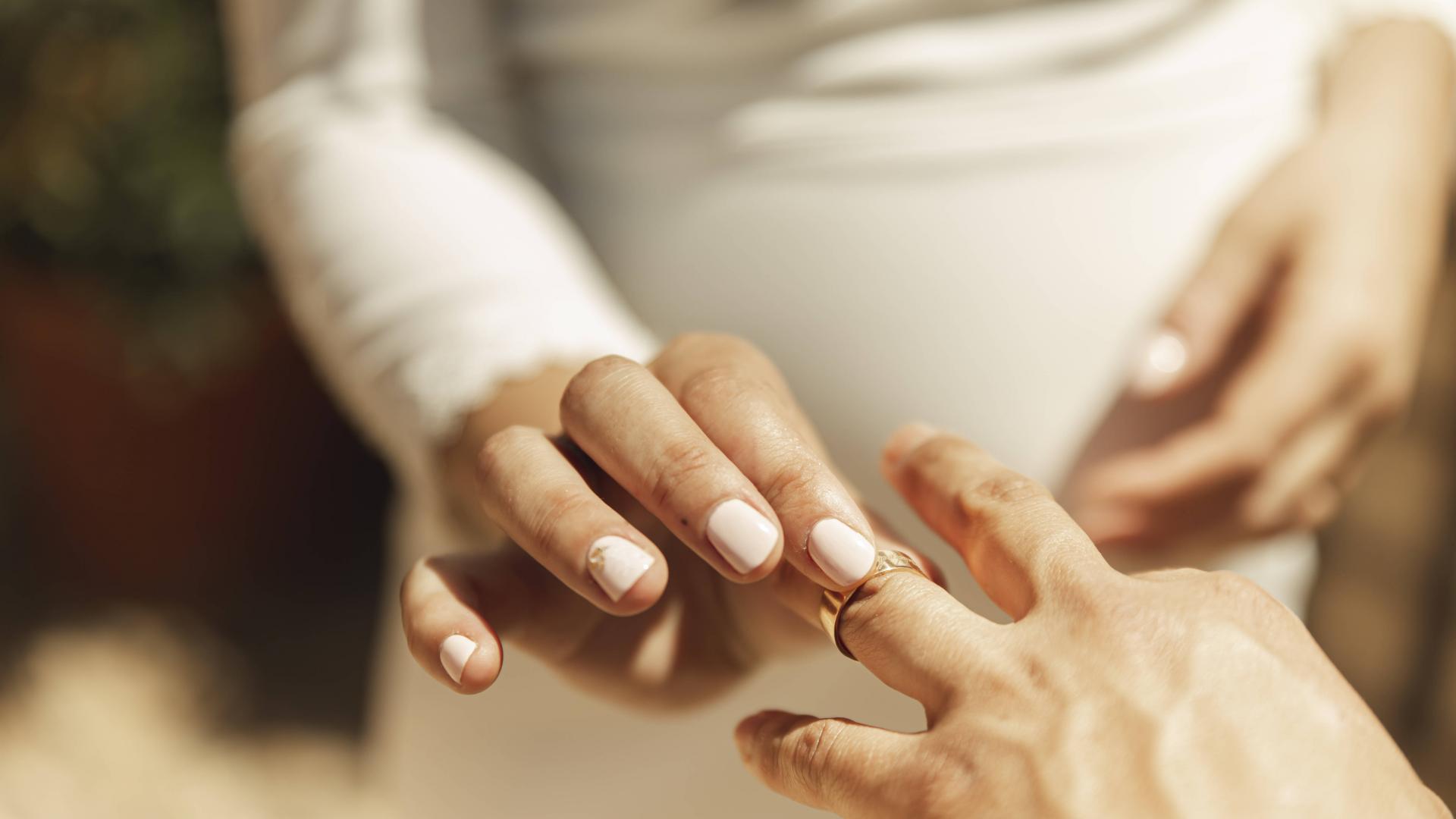 Ringtausch bei Eheschließung