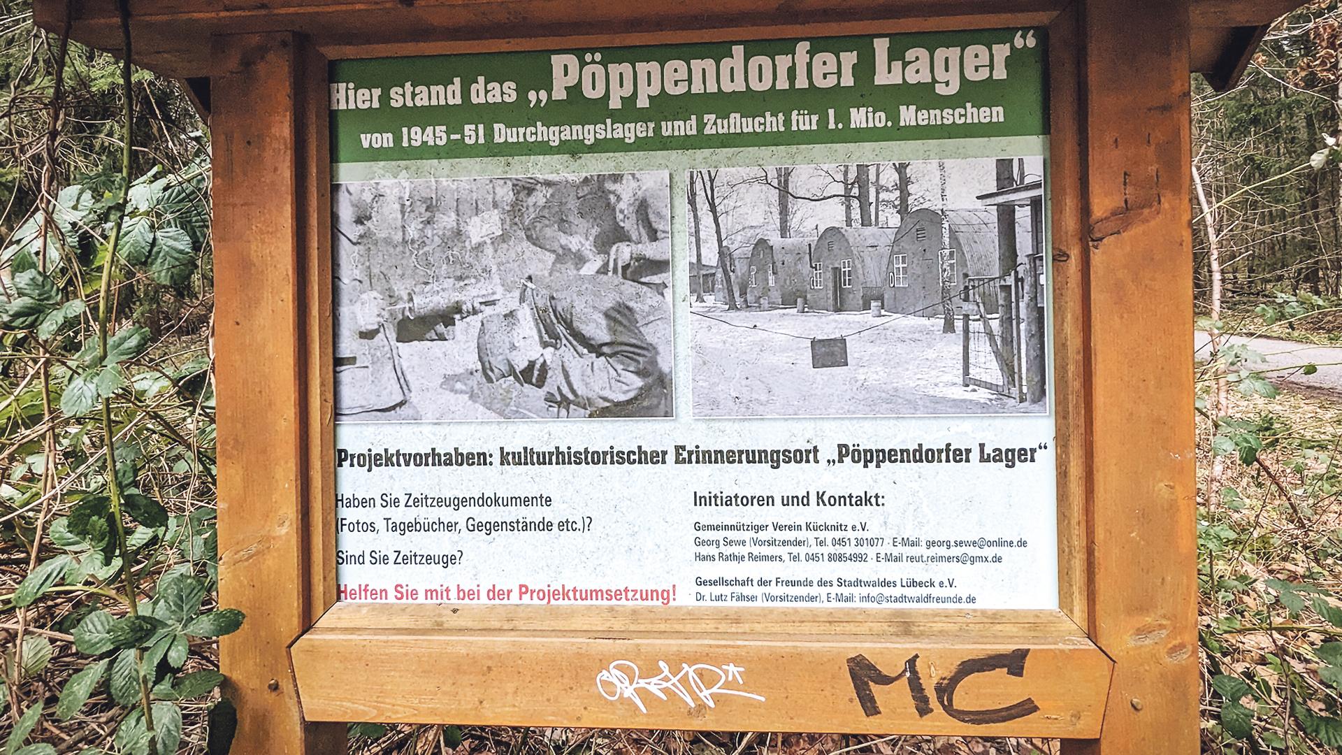 Nur ein Schild verweist auf das frühere „Pöppendorfer Lager“ bei Lübeck.