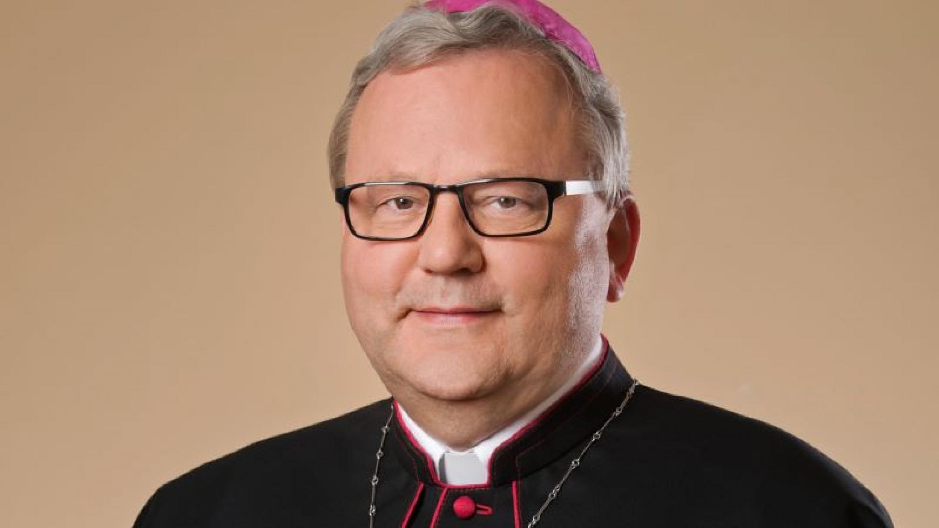 Porträtfoto von Altbischof Bode