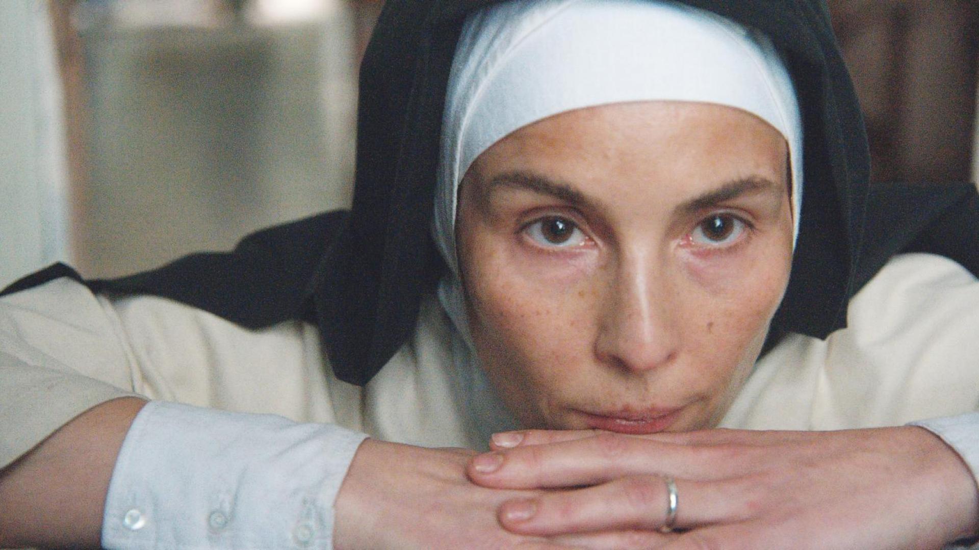Noomi Rapace als Mutter Teresa