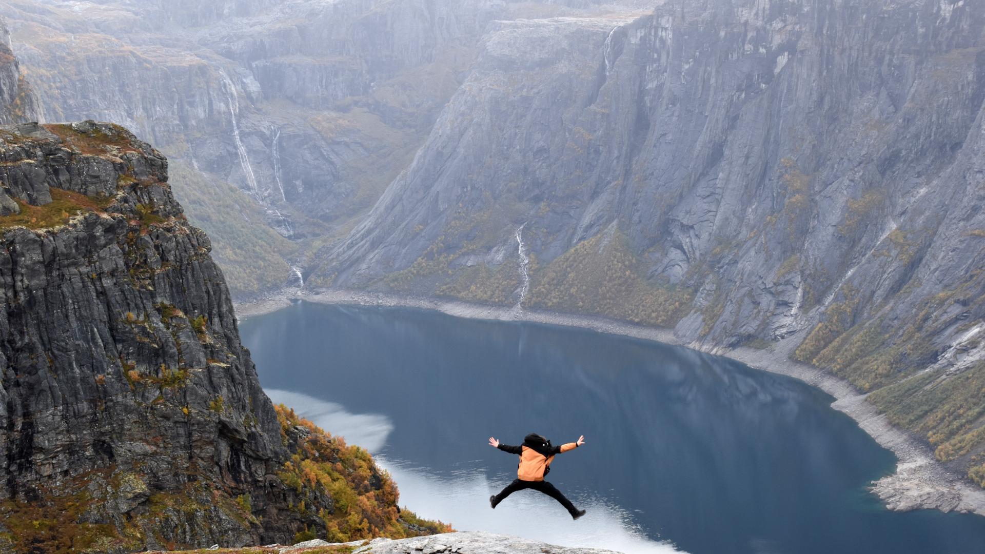 Ein Blick auf einen Bergsee