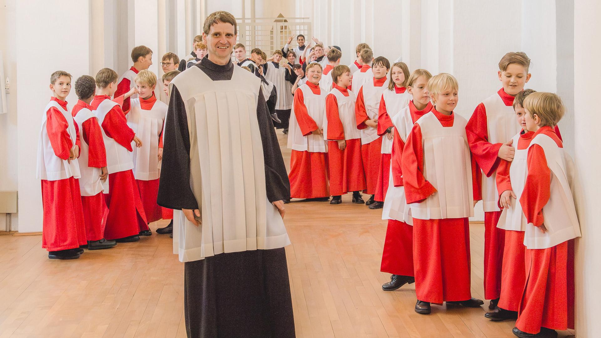 Chorleiter Christian J. Bonath und die Dresdner Kapellknaben