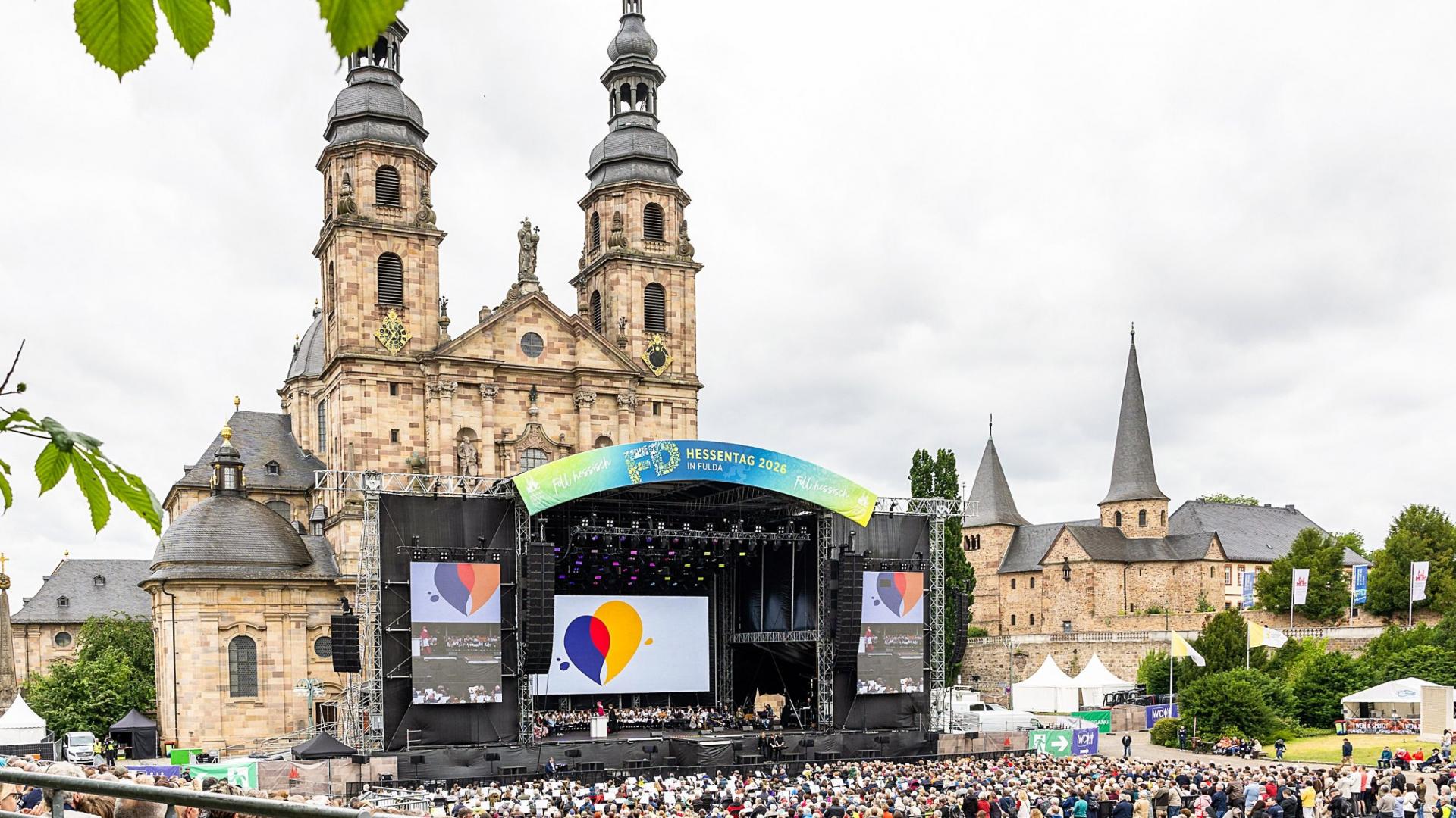 Gottesdienst zum Hessentag vor dem Dom in Fulda