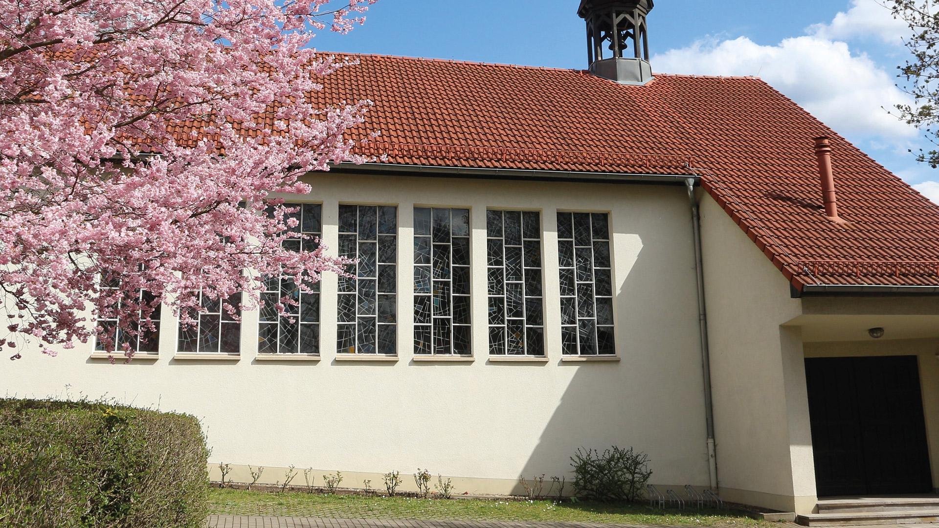 Bild der Kirche St. Josef der Arbeiter im Rudolstädter Stadtteil Schwarza
