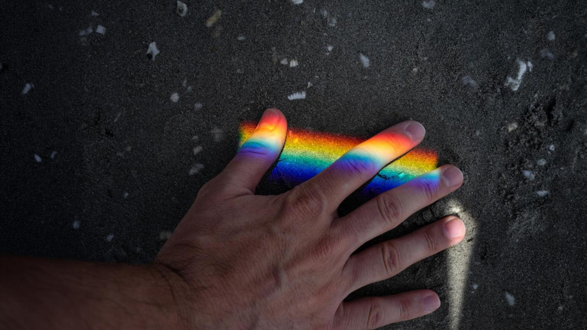 Regenbogen, Hand