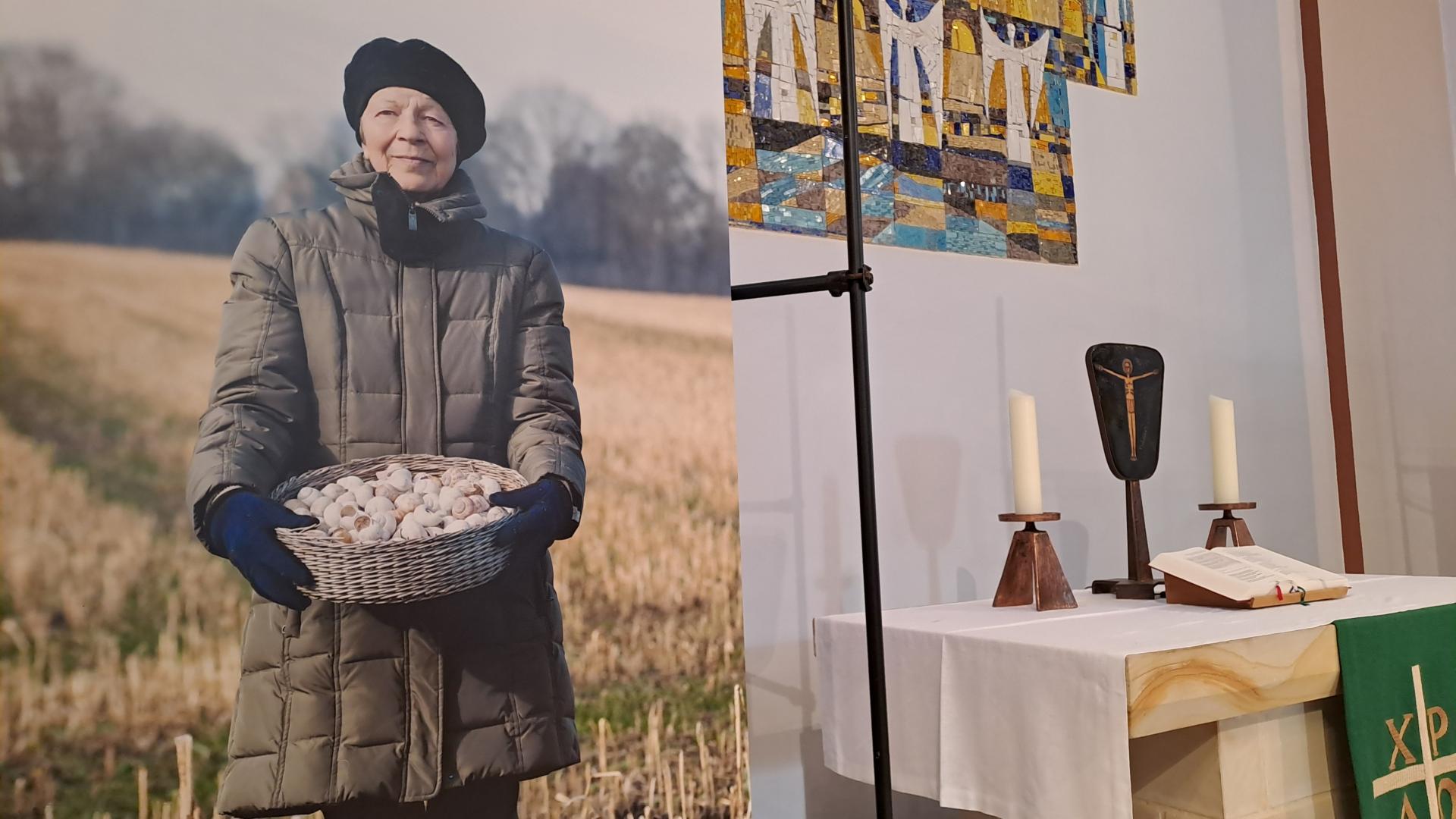 Foto neben dem Altar